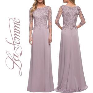 La Femme Women’s Floral Applique Jersey Column Gown in the Size 4 in Light Mauve